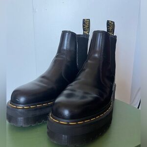 Dr. Martens 2976 Smooth Leather Platform Chelsea Boots